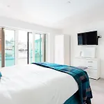 28 Cliff Edge In Newquay